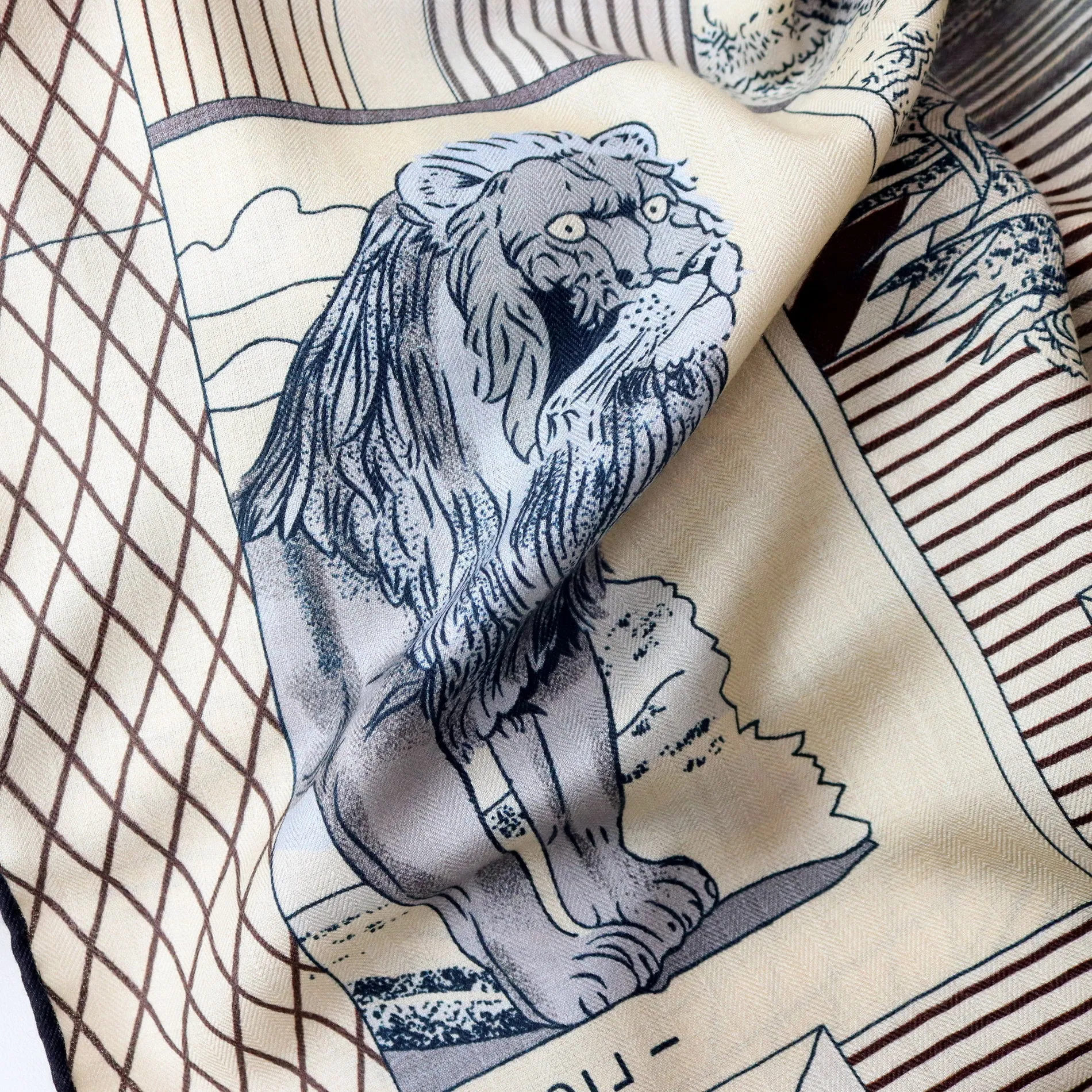 High end temperament double-sided dual color printed generous scarf for autumn and winter warmth silk wool scarf shawl for women