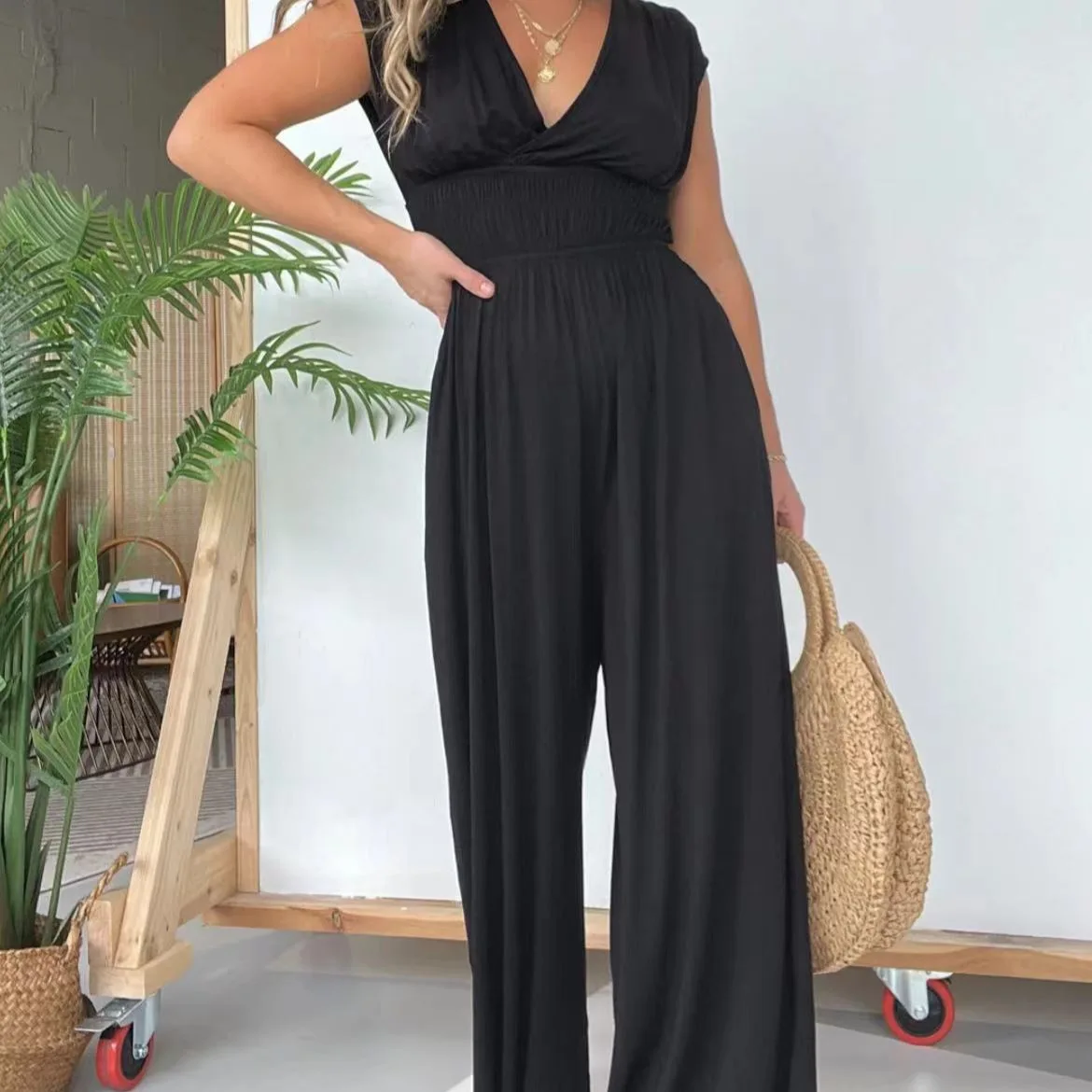 

One Piece Women Solid Jumpsuits Sleeveless V Neck High Waist Rompers Wide Leg Long Pants Overalls Loose Casual Regular 2024