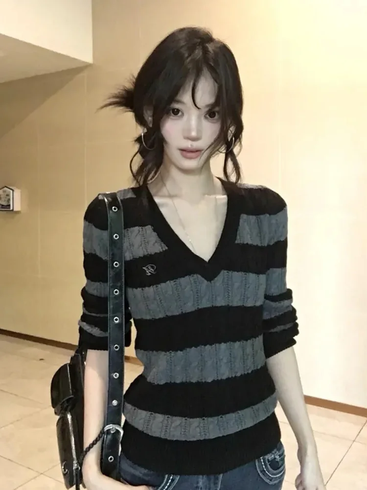 

Zoki винтажный полосатый свитер с v-образным вырезом, женский сексуальный тонкий вязаный джемпер с длинным рукавом Y2K, американский ретро Harajuku, осенний пуловер с надписью