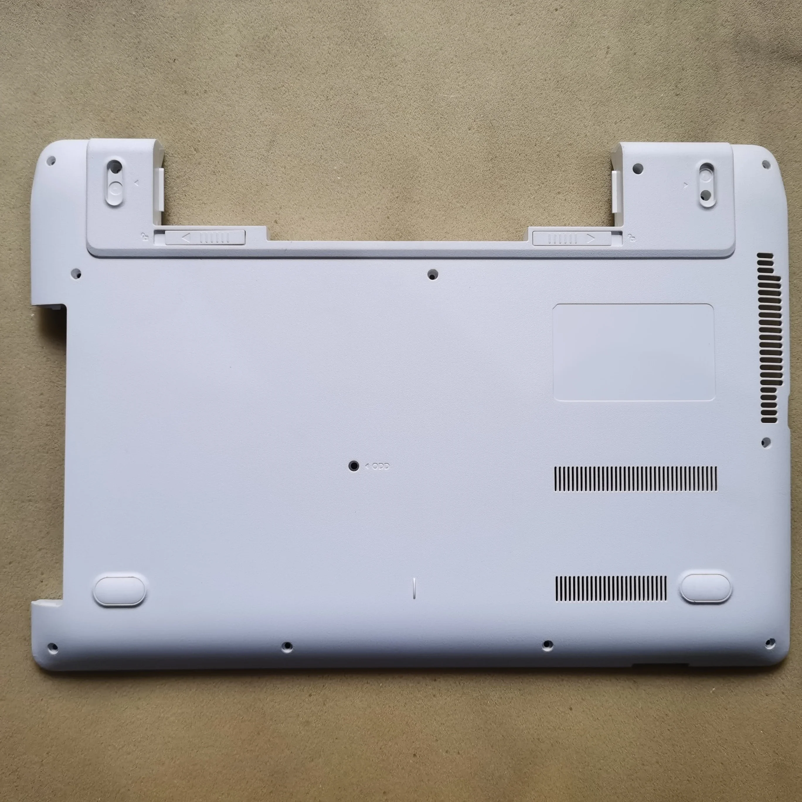 

Новый нижний чехол для ноутбука Samsung np 370E4K NP 370E4J BA98-00395B