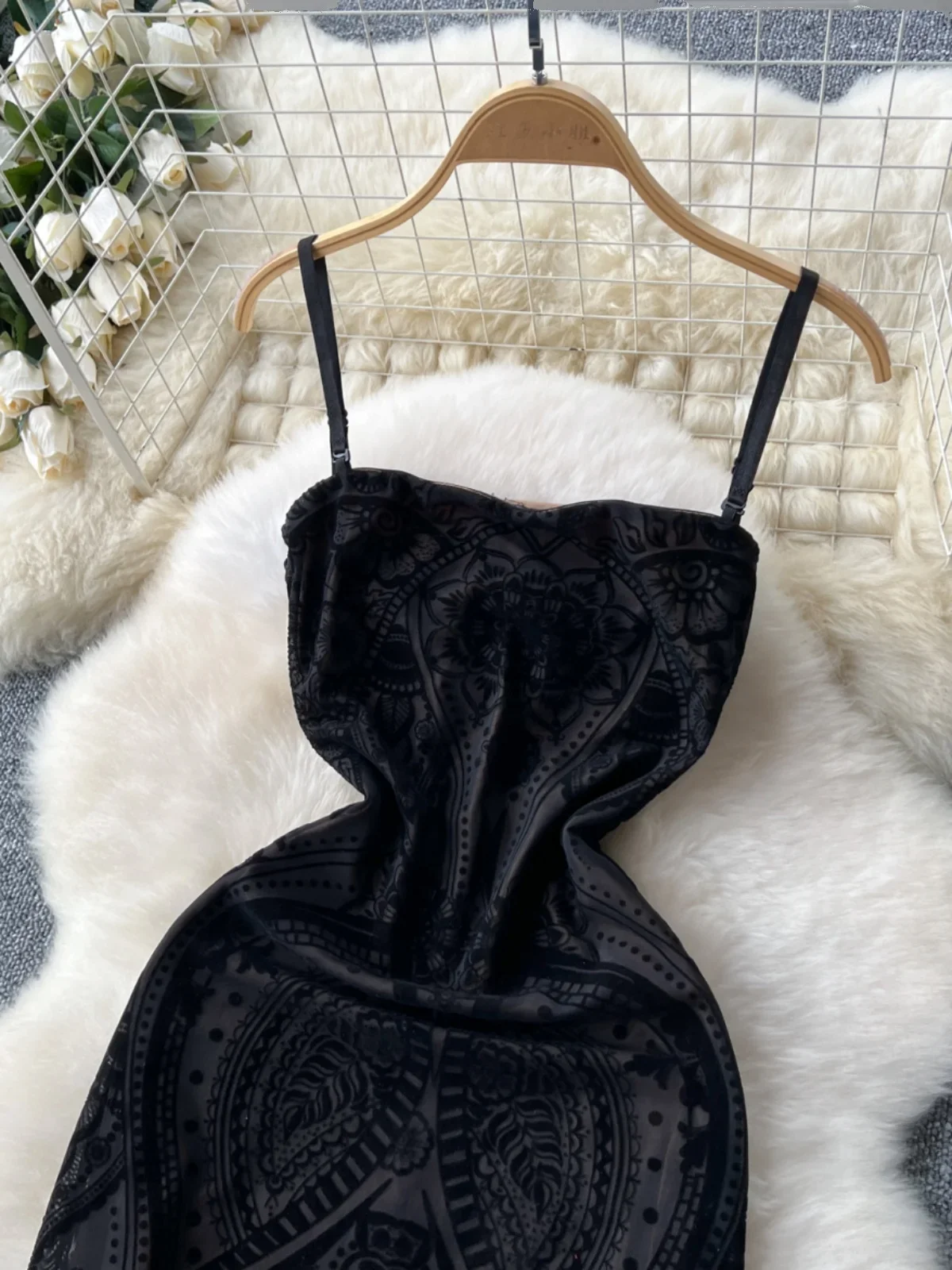 Foamlina-Vestido fino suspenso feminino, Luxo chique, Indústria pesada, Reunindo-se, Imprimindo, Roupa de mulher, Verão, Nicho, Festa noturna