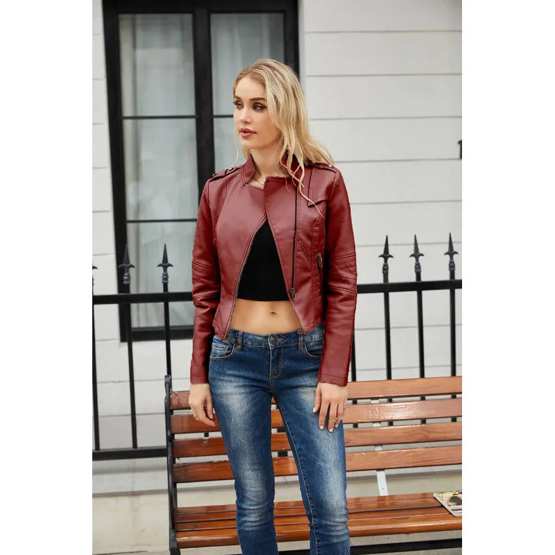 Krótka kurtka damska ze skóry PU, dopasowany krój, długi rękaw, styl motocyklowy, zapinana na zamek, idealna na wiosnę i jesień.