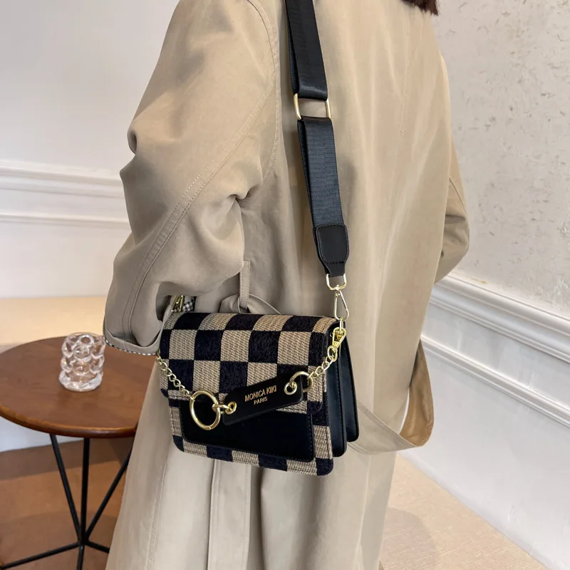 

1pcs Large Capacity PU Leather Checkered Crossbody Bag Lightweight Shoulder Bag for Outdoor Travel Daily Commuting Casual Use