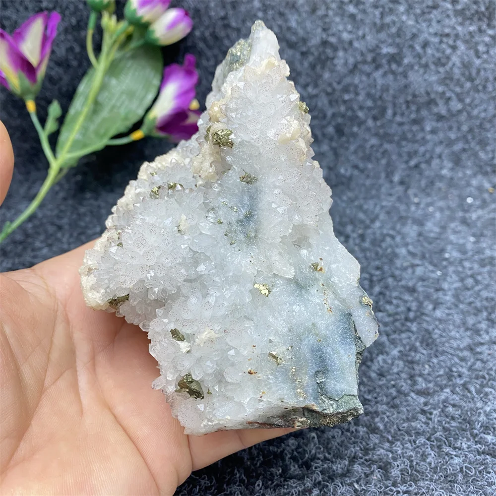 Natural Rare White Crystal And Chalcopyrite Symbiotic Crystal Cluster Ore Specimen Home Decoration Ornaments