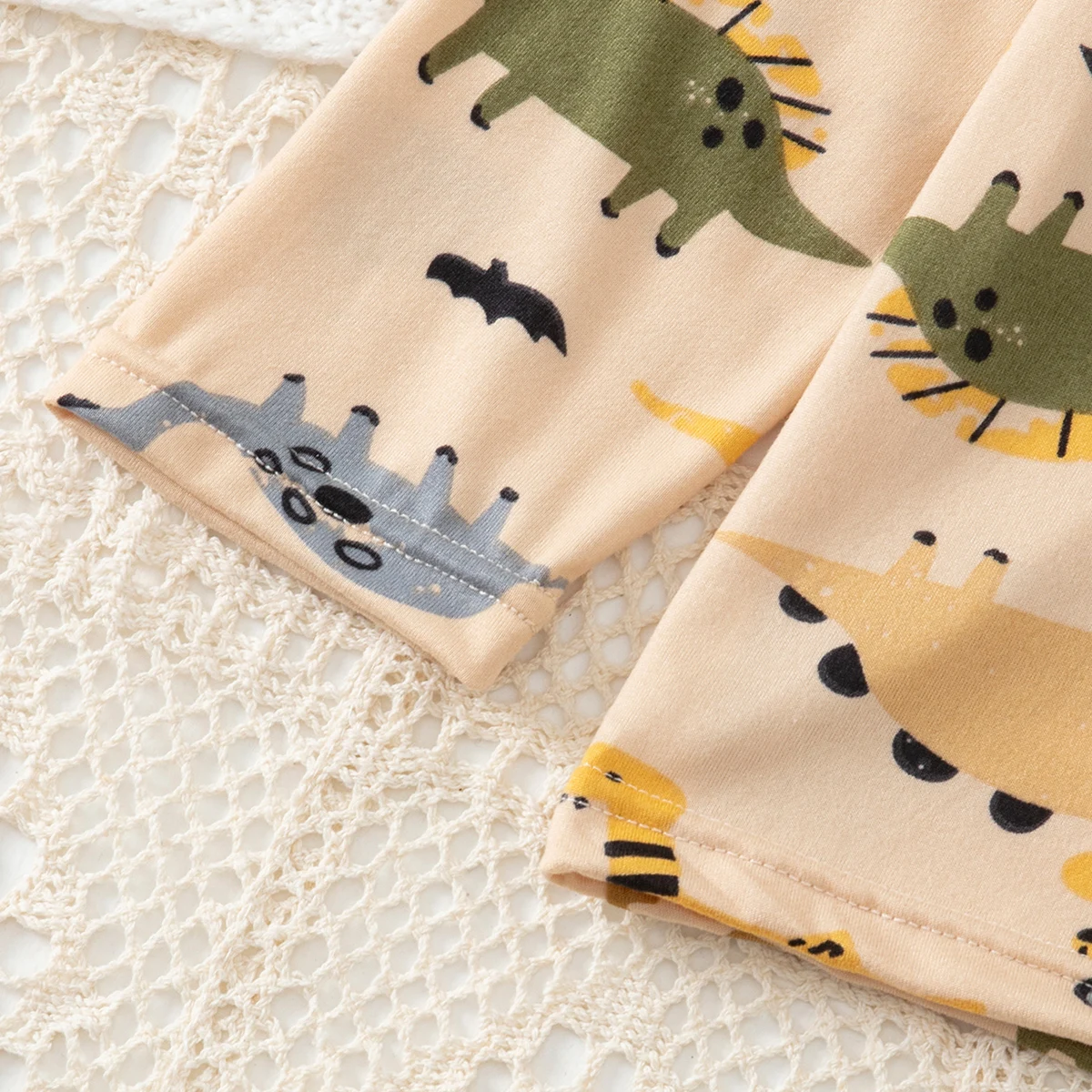 2-teiliges Herbst-Set für Kinder, bestehend aus einer langärmligen Hose mit niedlichem Cartoon-Motiv, für Jungen und Mädchen, bequem und vielseitig einsetzbar als Freizeitkleidung für zu Hause. – Detail 13
