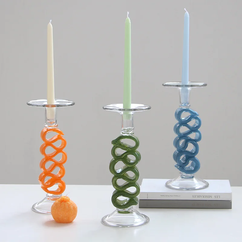 

Стеклянный подсвечник с геометрическим узором и цветными лентами, ажурный держатель для свечей, аксессуар для домашнего декора