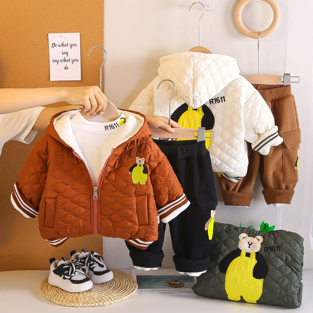 

Boys Thick Clothes Sets Winter Children Down Coats Hoodies T-shirts Pants 3pcs Warm Velvet Suit For Baby Outfits Kids Tracksuits