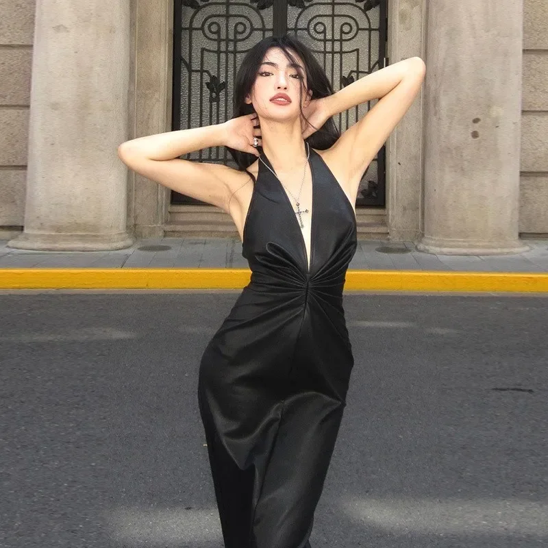 

LUXURY Temperament Waist Halter Dress Nightclub Sexy Off-shoulder Deep V Exposed Backpack Butt Hot Girl Dress 2025 Summer