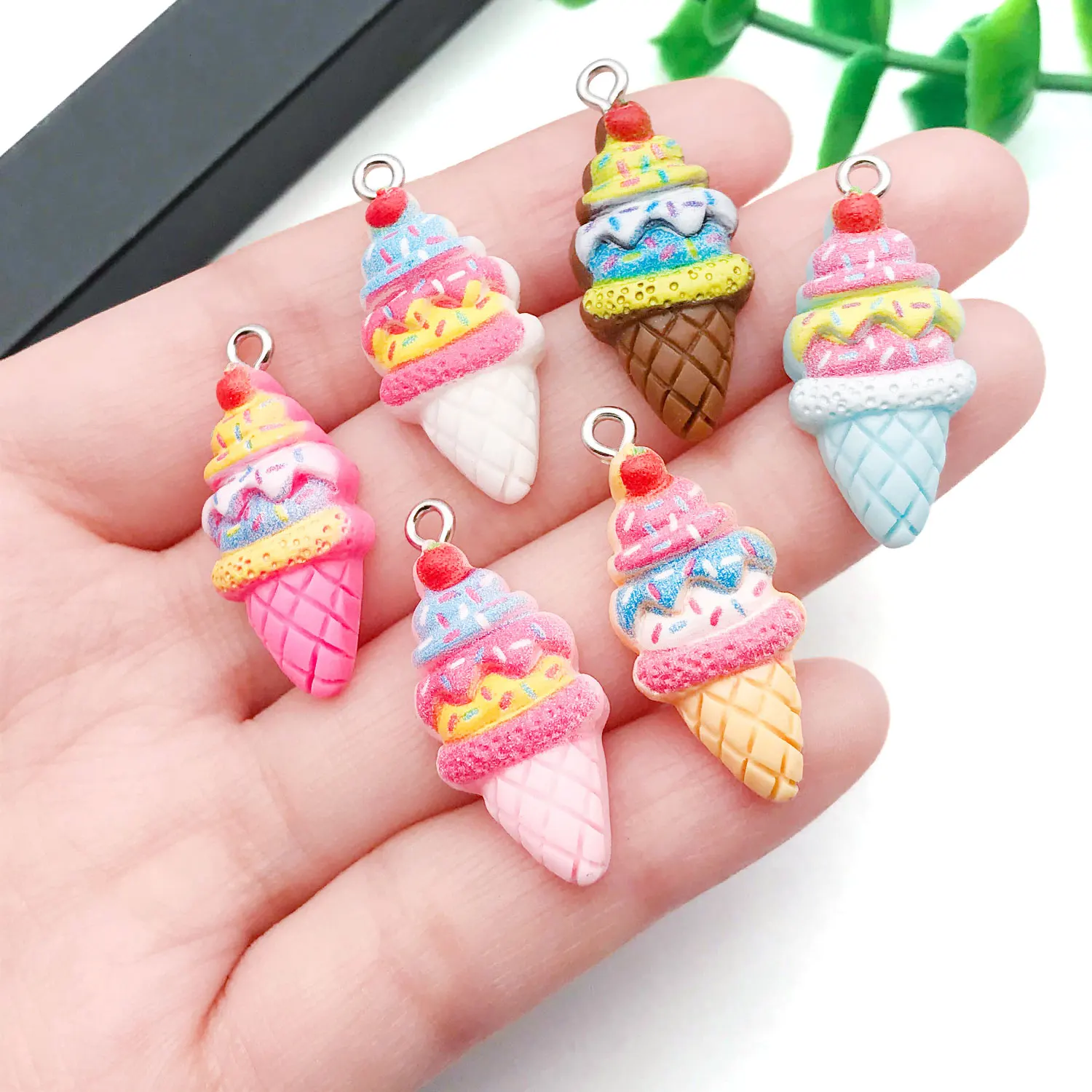 Juego de colgantes de helado de fresa de resina, 5/12 Uds., para pendientes, pulseras, collares y llaveros hechos a mano, accesorios para bolso