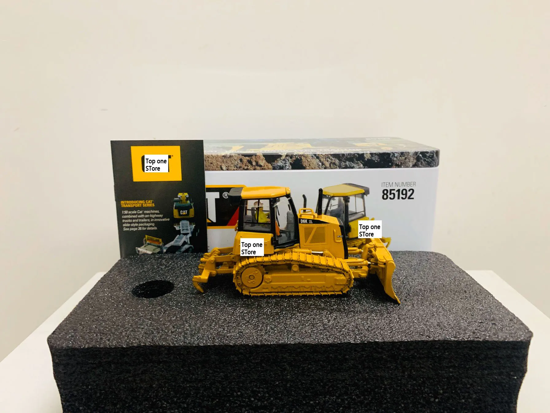 D6K XL Tractor a binario Modello in metallo in scala 1:50 di DieCast Masters DM85192 Giocattolo regalo Nuovo