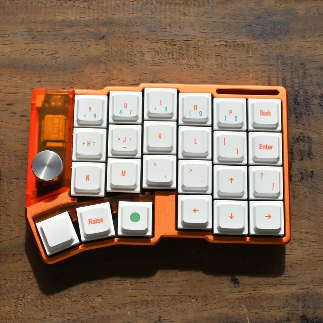 Cornix スプリットキーボード CNC アルミニウムケース デュアルモード