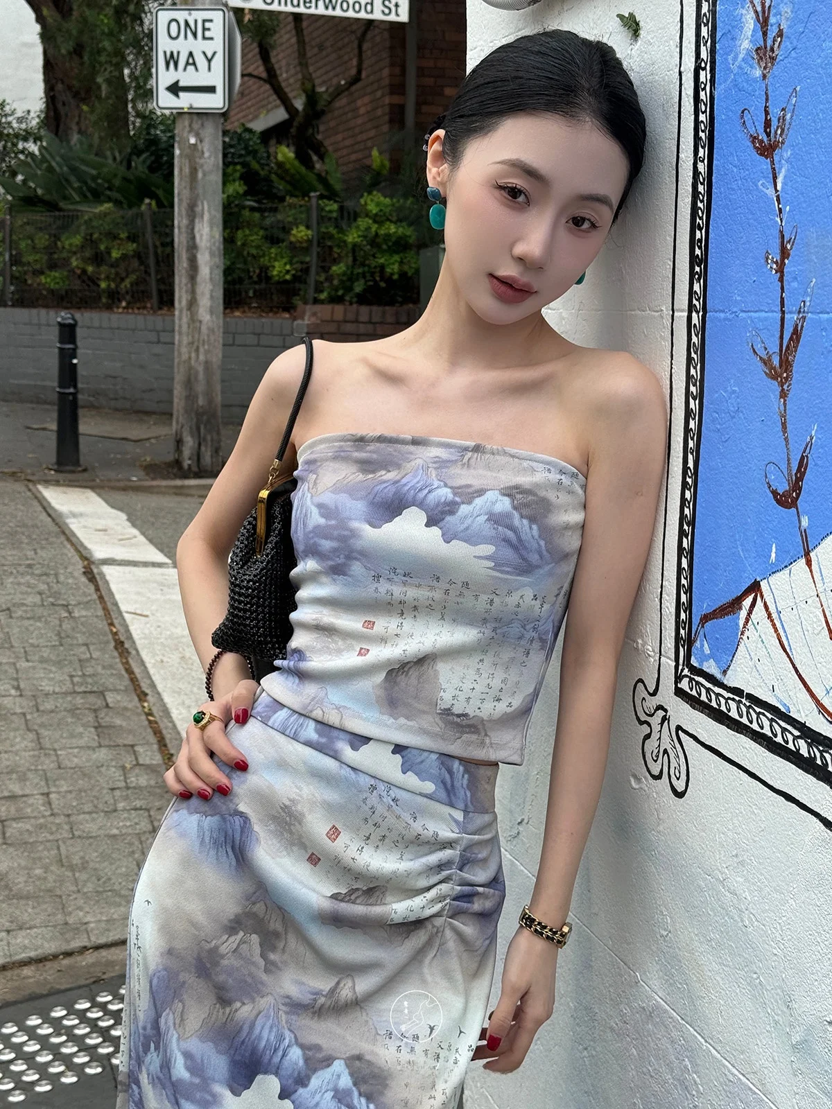 

Новый китайский комплект с юбкой и принтом Lùqīngyī: модная весенняя верхняя одежда для женщин, студенческая форма, рабочая одежда