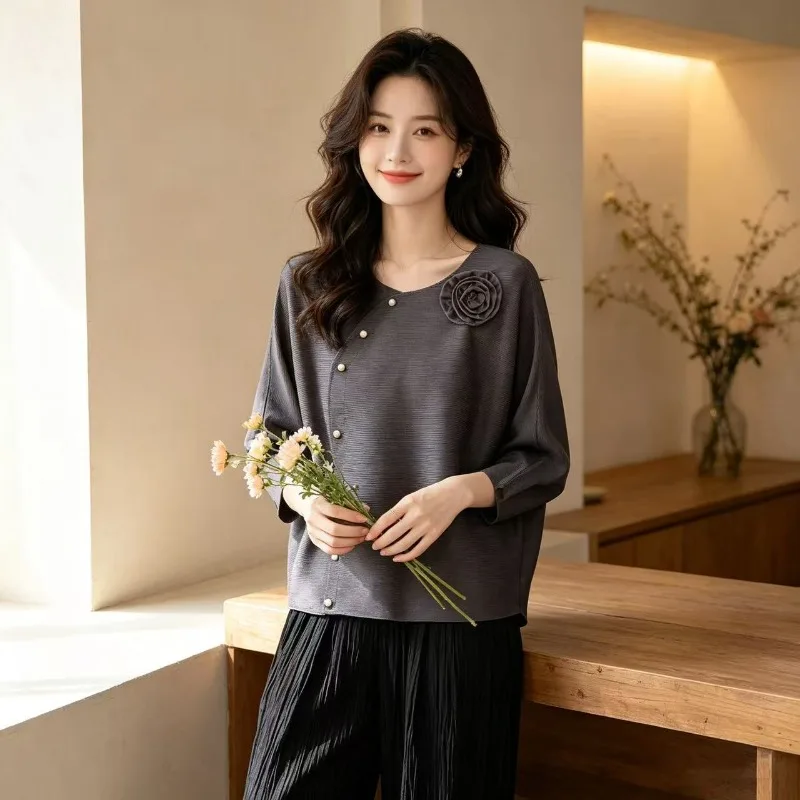 

Miyake Pleated Cardigan Round Neck Spring Autumn Cardigan Plisse Light Luxury Three-Quarter Sleeve Top 2026 New Loose Plus Size