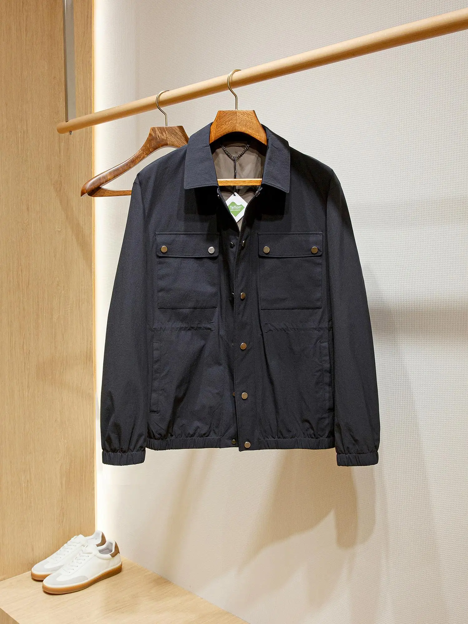 

Мужская рабочая одежда Jaet Верхняя одежда Прочная специальная фтористая ткань Футболка с четырьмя кокетками Autumn Faion Ci Sle Long Sve