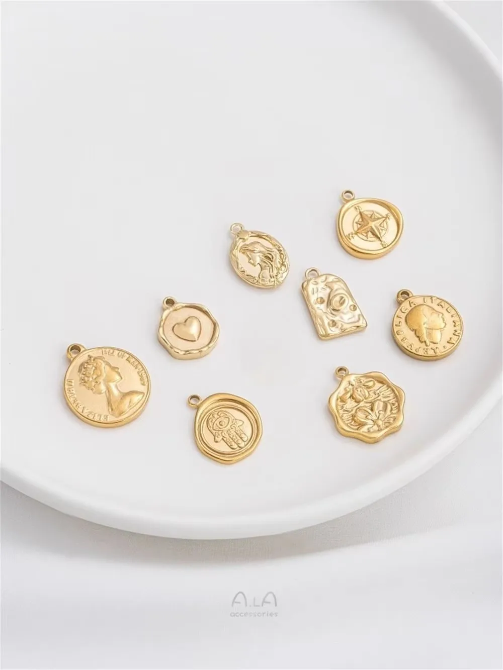 

Titanium Steel Vacuum Plated 14K True Cherry Blossom Design Feeling Pendant DIY Necklace Jewelry Charms Pendant Handmade Materia