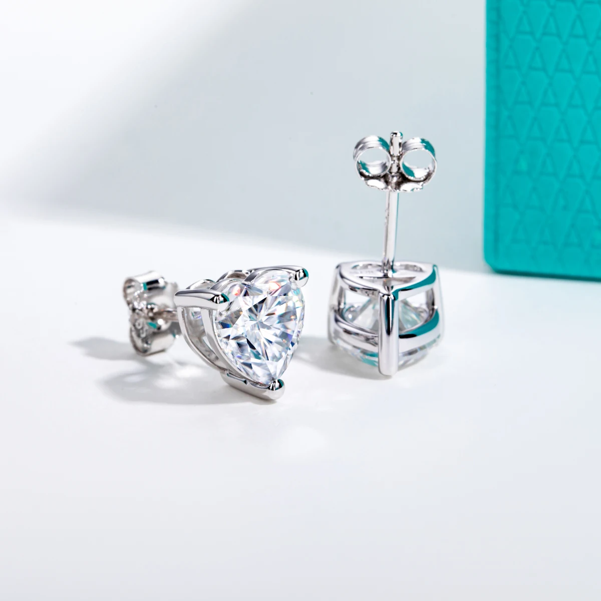 AnuJewel Herz-Moissanit-Ohrstecker 1cttw-6cttw D-Farbe VVS1 925 Sterling Silber 18k vergoldet Klassischer Damenschmuck – Detail 3