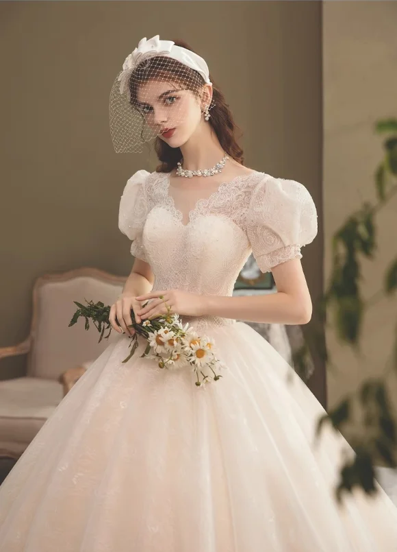 2026 Vintage Puff Sleeve Lace Bridal Ball Gown Illusion Neck Champagne Tulle Extra Long Train Corset Back Wedding Dress Custom