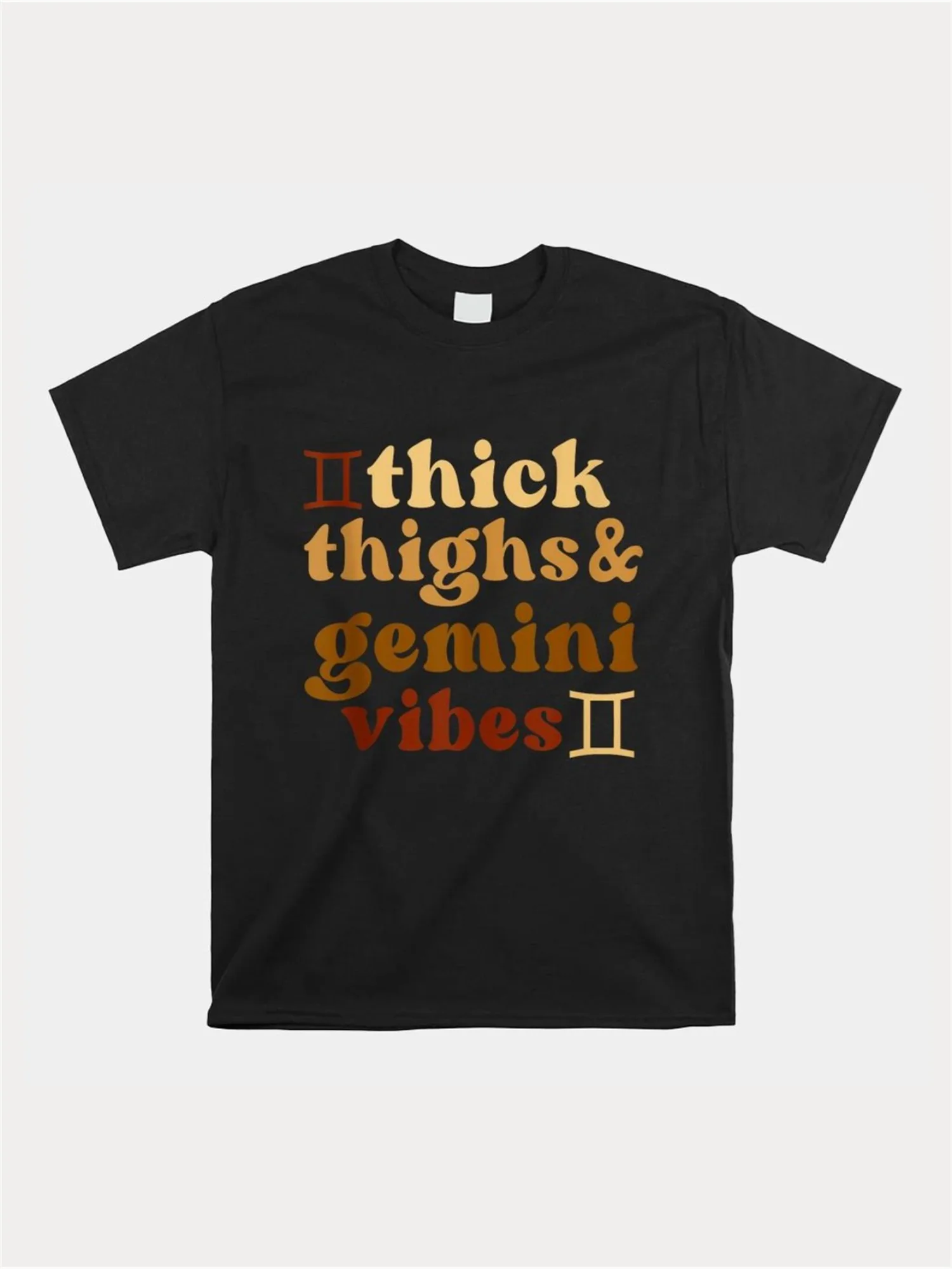 تي شيرت قطني أسود بأكمام قصيرة بنمط زودياك الجوزاء للرجال، مطبوع عليه كلمات "الساقين السميكة والجوزاء هالة" #1