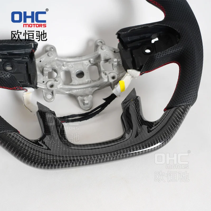 For Dodge RAM1500 18-24  steering wheel modification, American-style sporty off-road carbon fiber pickup truck
