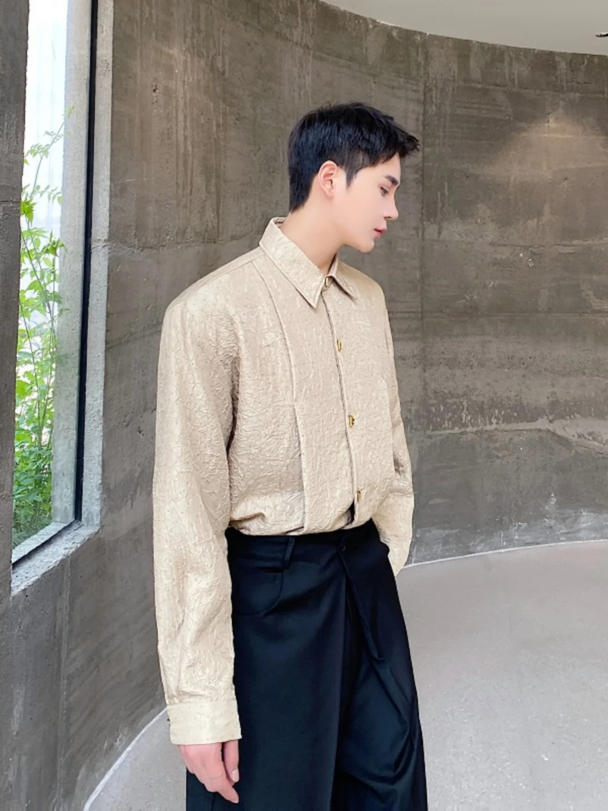 

Autumn Mens Long Sve irt Texture Pattern Double Button Flip Collar Retro Cool Design Casual Faion Youth ular Loose Fit