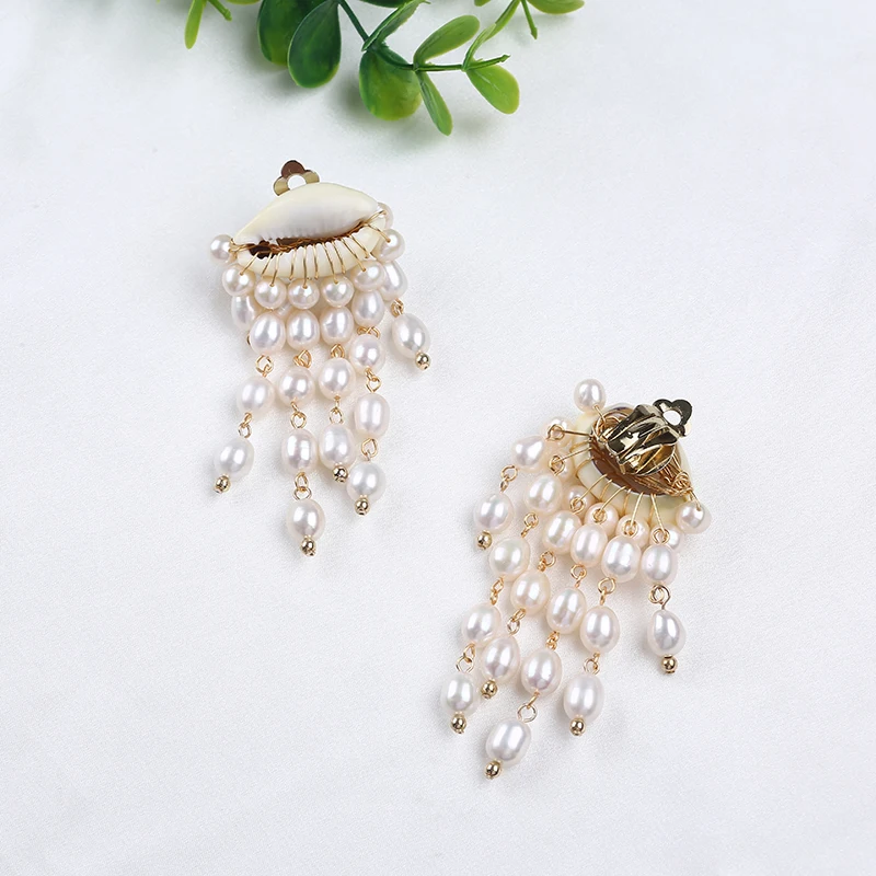 

Fashion Natural White Rice Shape Freshwater Pearl Earrings Women