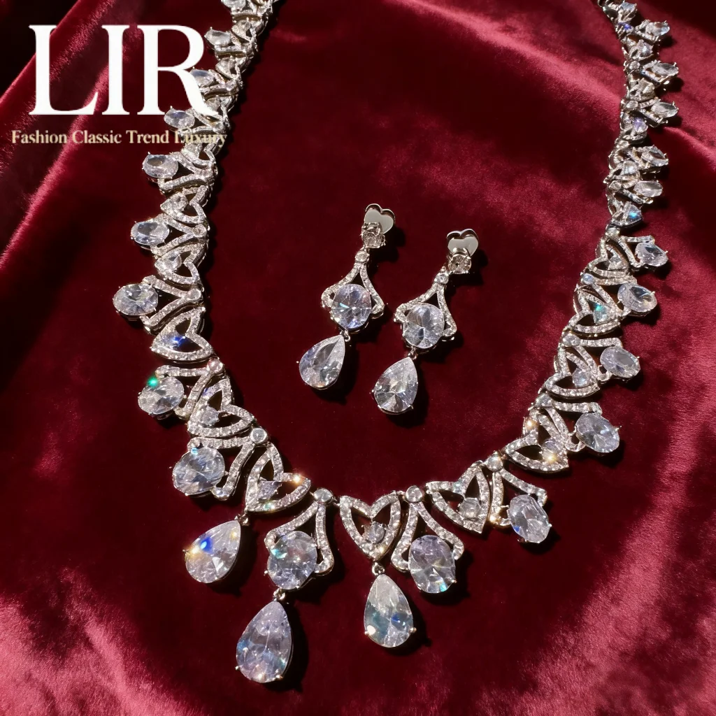 

Женский комплект ювелирных изделий на заказ LIR: ожерелье-капля с драгоценными камнями в форме сердца (блестящие), мерцающие серьги с цирконом в форме слезы