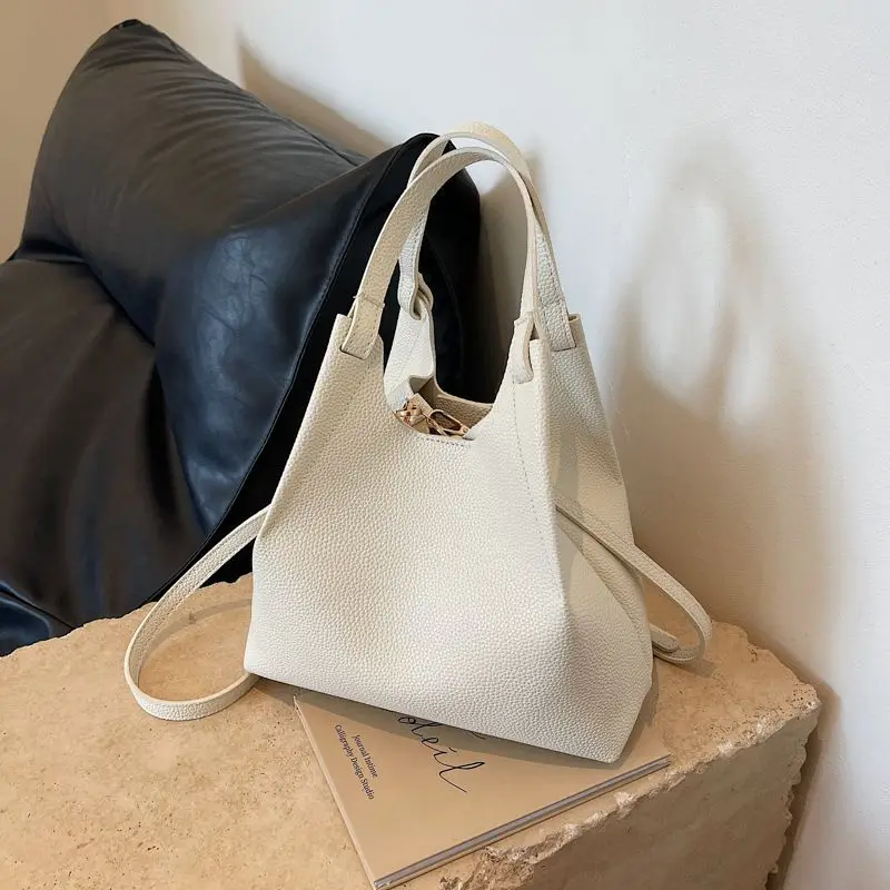 

Light Luxury New Arrival Trendy Handbag New Large Capacity Bucket Bag 2026 Fall/Winter New Single Shoulder Tote Bag