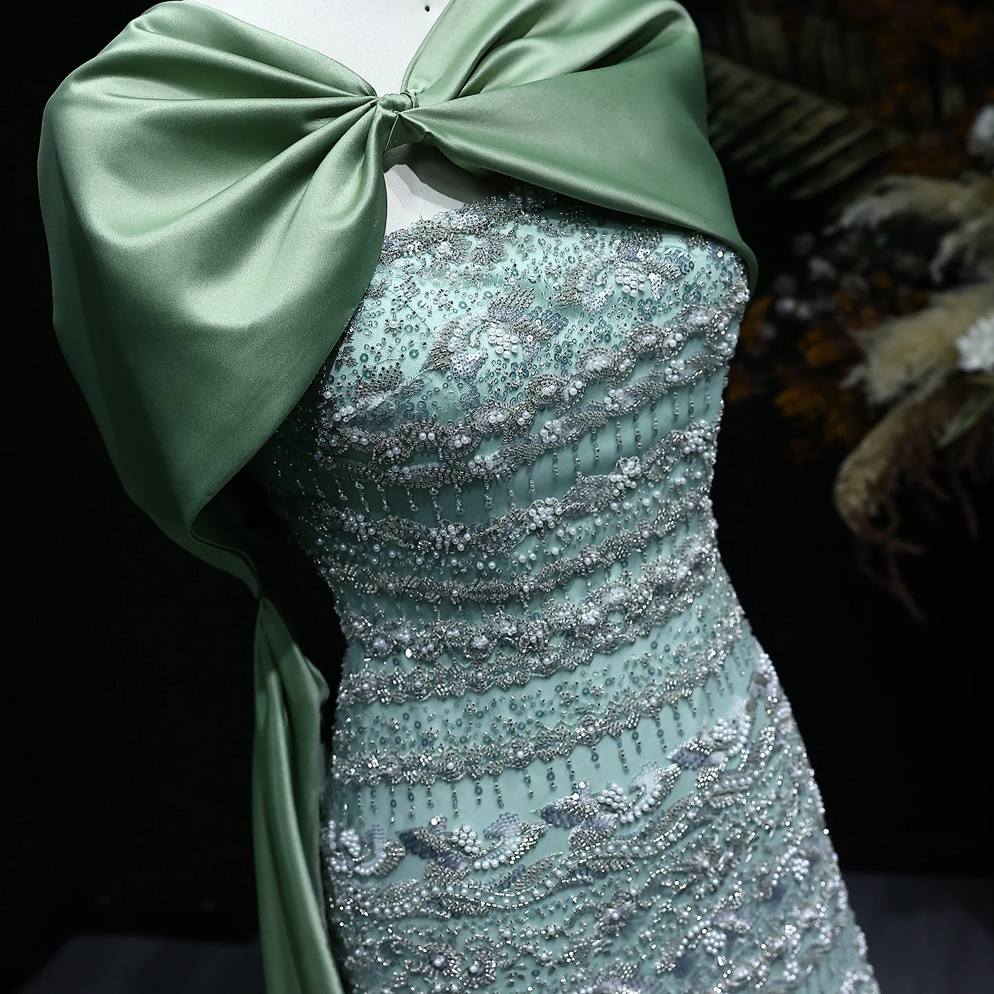 Sharon Said Arabisches Salbeigrünes Luxus-Abendkleid aus Dubai mit Cape, Champagner, 2026, Damen-Hochzeitskleider, SS238B, Maßanfertigung – Detail 8