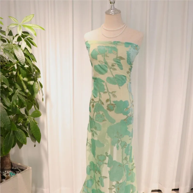 Abito da notte da donna in tessuto broccato di velluto viscosa stampato e tessuto placcato oro cheongsam