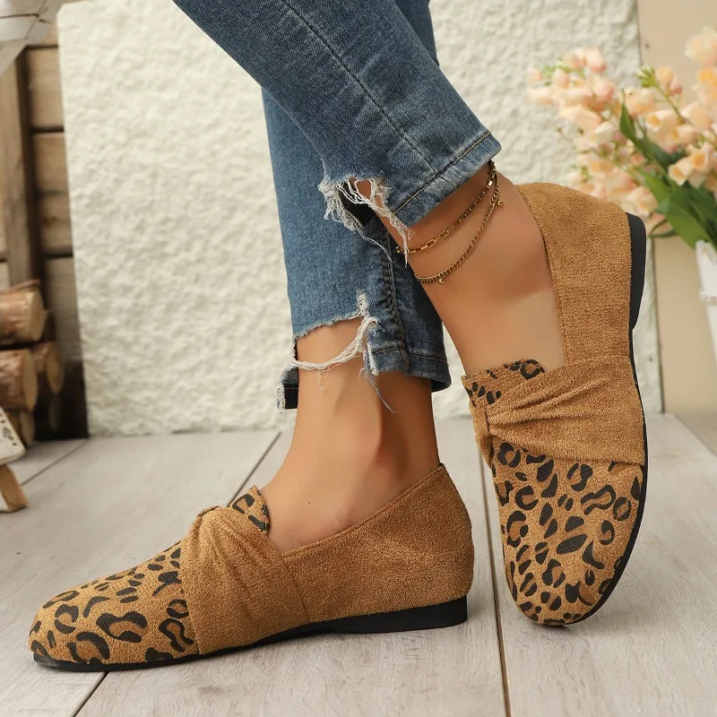Новые лоферы, женские модные леопардовые повседневные прогулочные туфли на плоской подошве, женские уличные туфли без шнуровки, удобные женские кроссовки с круглым носком