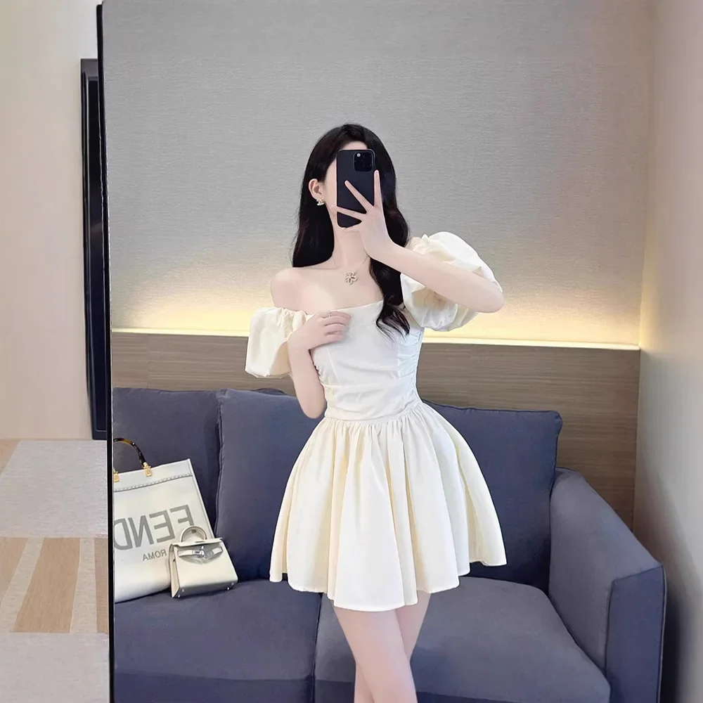 Dulce vestido de princesa de verano para mujer, minifalda de corte A, manga corta, cintura imperio, adelgazante, manga de burbuja, vestido de un solo hombro