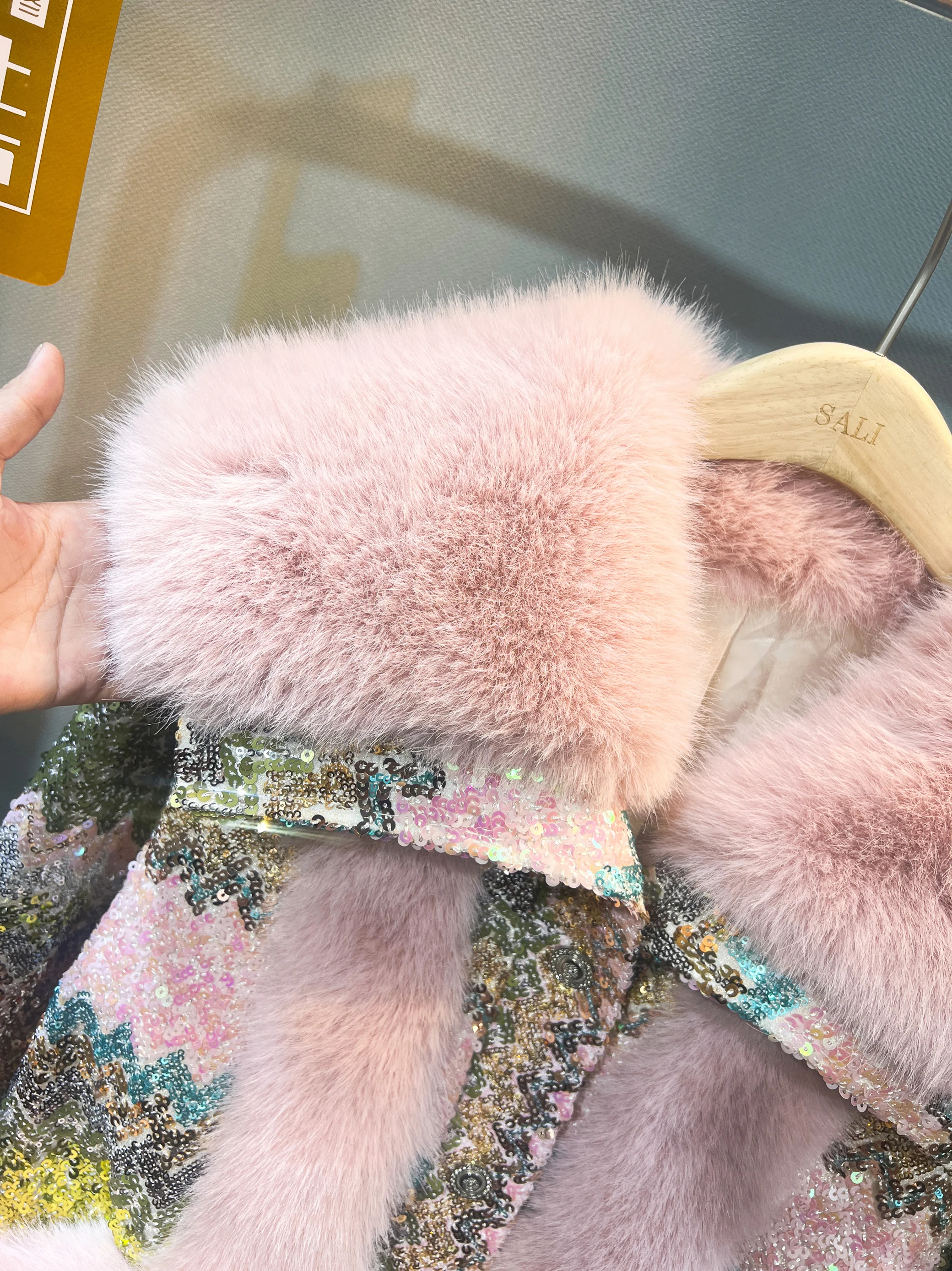 European Station Pink Faux Fur Coat Women 2024 New Fashion Heavy Industry Sequined Mink Hair Jacket Loose Vintage Versatile Top