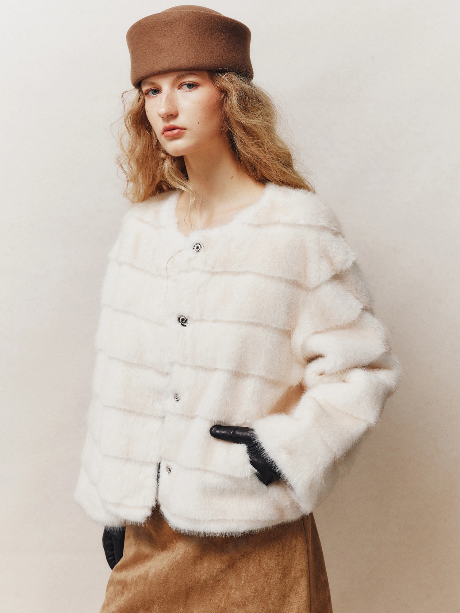 Beverly Ladies Short Fur Jacket Eco-friendly Bionic Mink Velvet High-end Feel Cut Groove Craft Warmth Long Sleeve Straight Tube