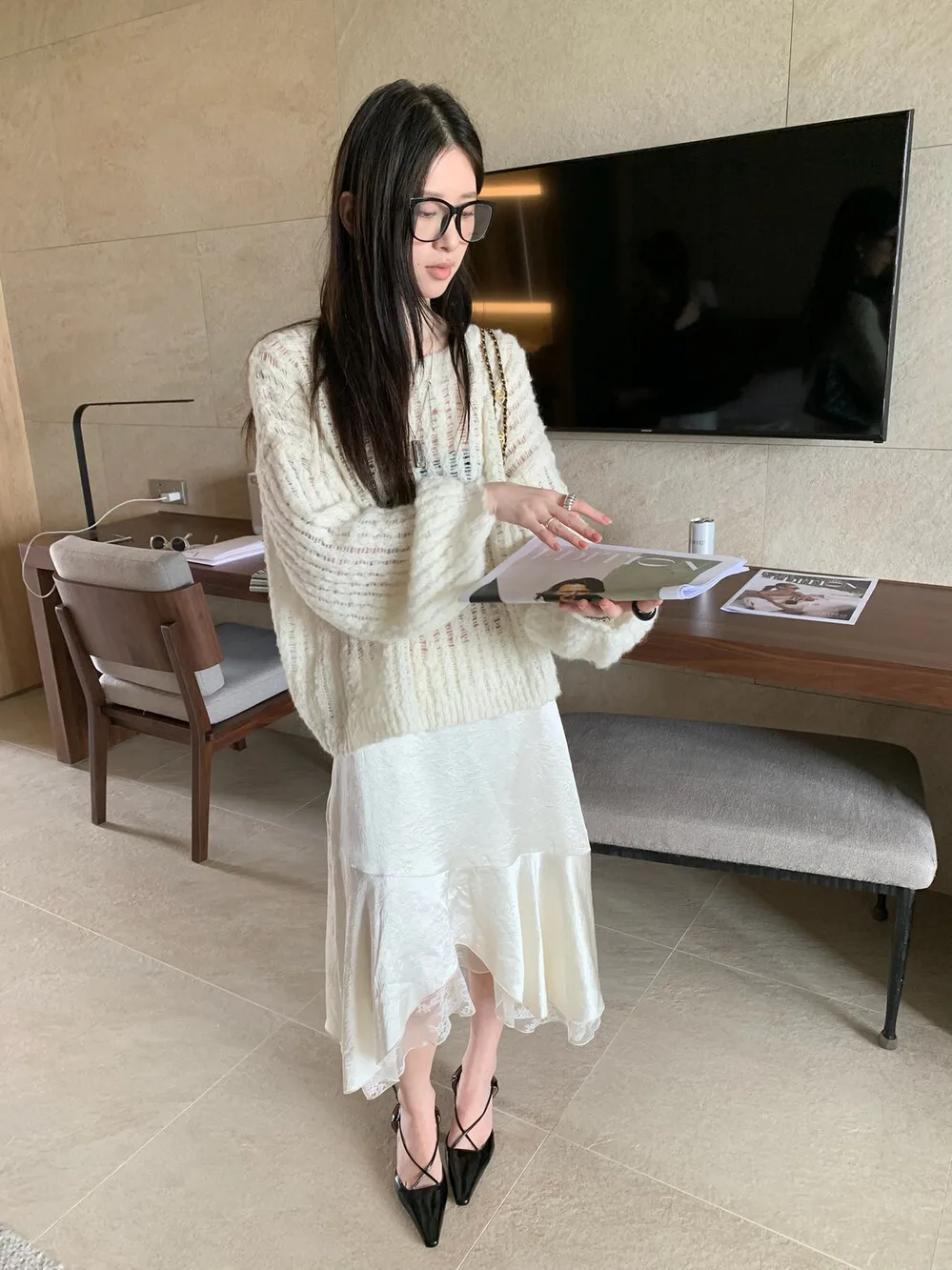 

Свитер Lilian: повседневный, свободный, вязаный, модный, с ажурными элементами, универсальный, комфортный, стройнящий, весна-лето-осень, цветной