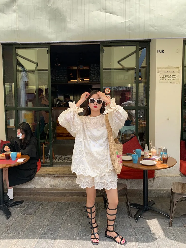 

Летний модный комплект из двух предметов: свободная юбка миди и платье с длинным рукавом и круглым вырезом в бежевом цвете для невысоких женщин