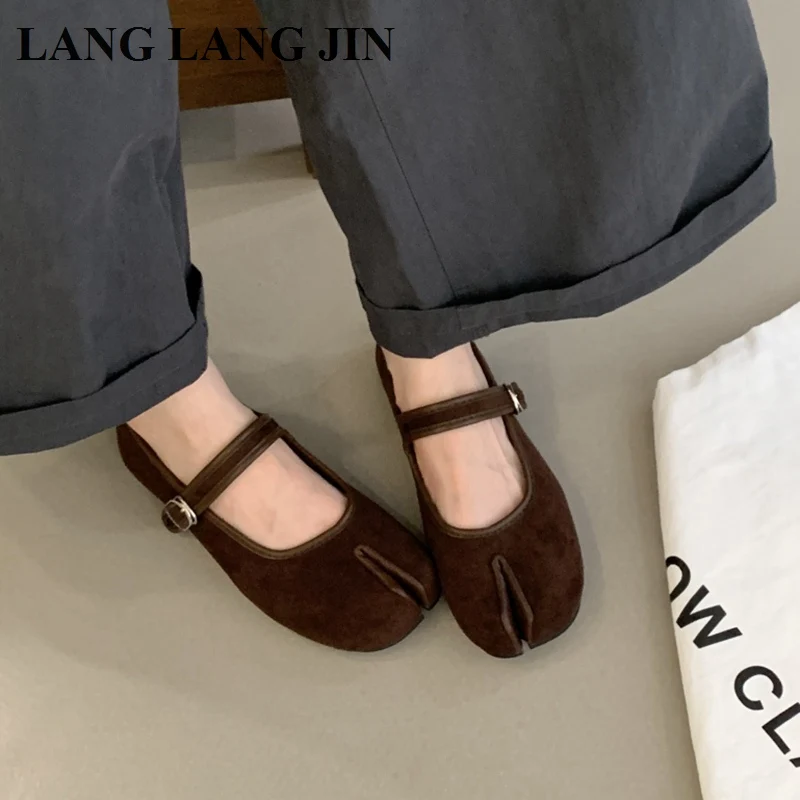2025 Fashion Women Split Toe Mary Jane Lolita Flats Ladies Retro Vintage Kawaii Designer Suede Loafers Elegant Ladies Ballerinas