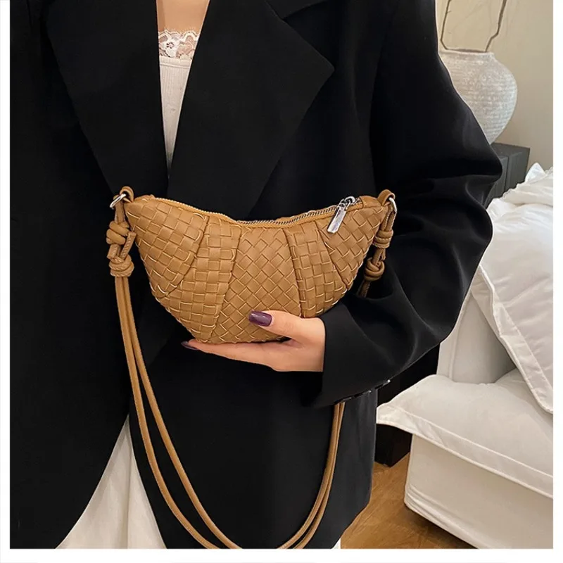 

2025 Woven Croissant Bag - Convertible Crossbody Purse with Adjustable Chain, Minimalist Shoulder Bag