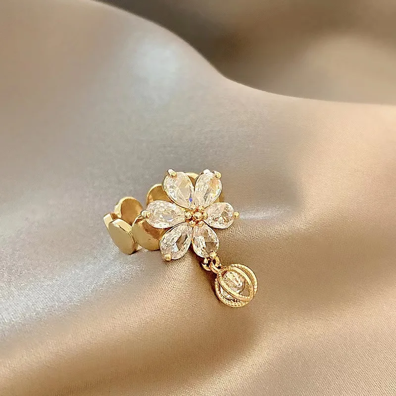 Trendy Personalized Flower Cubic Zirconia Fashion Adjustable Ring Women Creative Round Dewdrop Pendant Jewelry Accessories