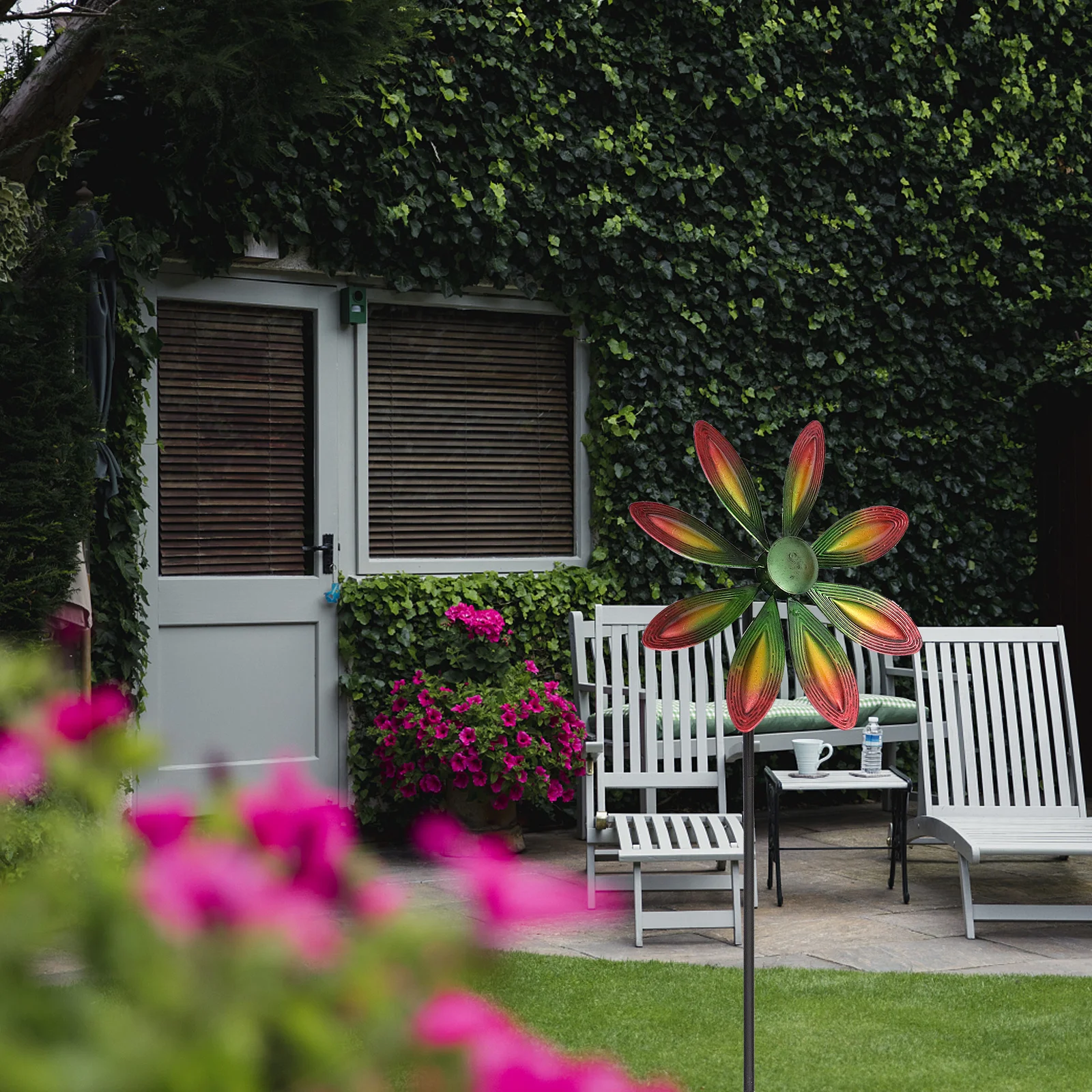 

1Pcs Iron Painted Windmill Colorful Pinwheel Decorative Lawn Garden Outdoor Yard Adornment Patio Ornament Iron Windmill