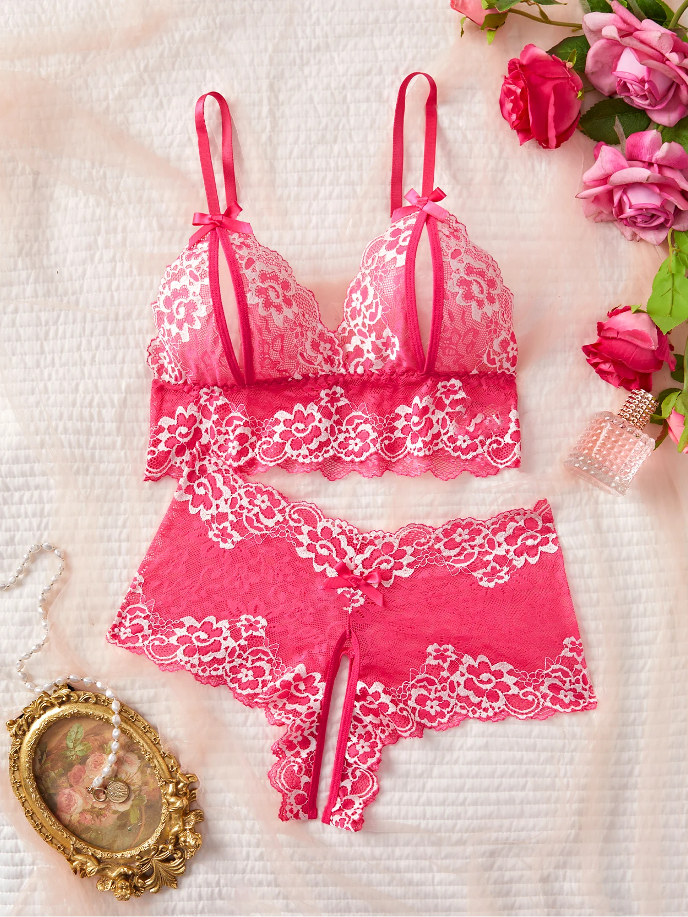Semi Transparent Contrast Color Lace Sexy Lingerie Open Chest Bra Crotchless Women's Panties Sets For Romantic Scenes Outfits