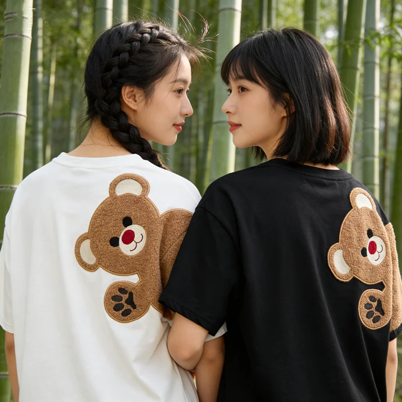 Camiseta de dibujos animados para mujer, camisetas flocadas con bordado de oso, ropa de calle Harajuku, camisetas de Hip Hop a juego para amigos, novedad de verano 2025