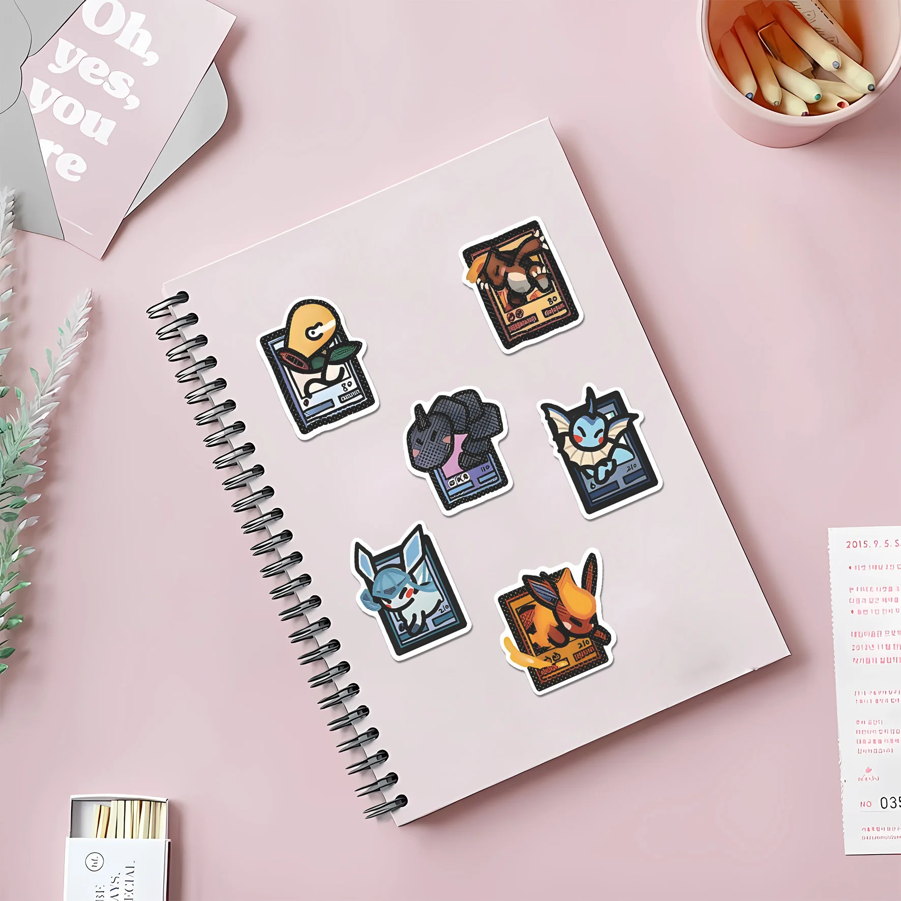 50 SZTUK Śmieszne Naklejki z Kartami Pokémon Kreskówkowe Urocze Anime Dekoracje Wodoodporne na Telefon Komórkowy, Laptop, Deskorolkę, Zabawki, Naklejki na Prezent