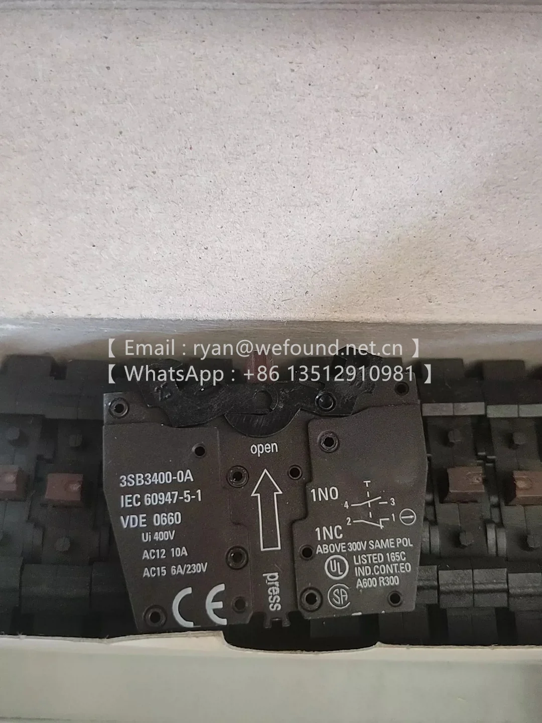 3SB3400-0A Contact block with 2 contact elements, 1 NO + 1 NC , 3SU1400-1AA10-1FA0