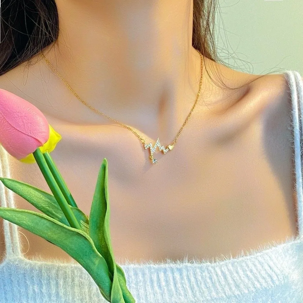 Exquisite Stainless Steel Gold Color Beating Heart Zircon Pendant Necklace for Women Temperament Bride Chokers Jewelry Colorfast