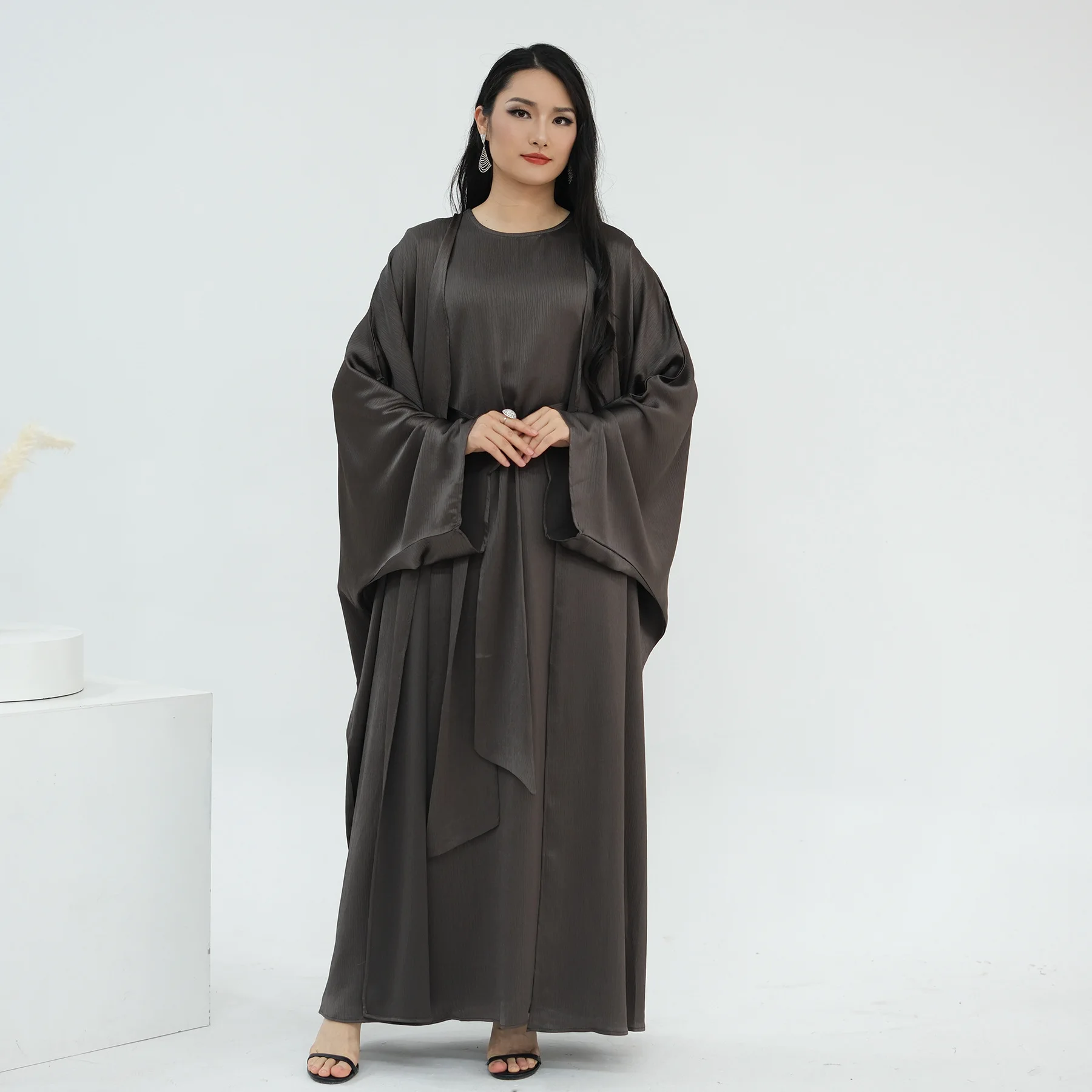 

Ramadan Dubai Satin Plain 2 Piece Abaya Set Prayer Clothes Women Modest Muslim Sets Caftan Marocain Robe Femme Musulmane Kaftan