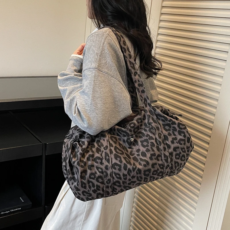 Leopardenmuster-Tragetasche für Damen, große Canvas-Umhängetasche, vielseitige Crossbody-Handtasche, Damen-Shopper-Tasche für Reisen, Arbeit und Alltag. – Detail 18