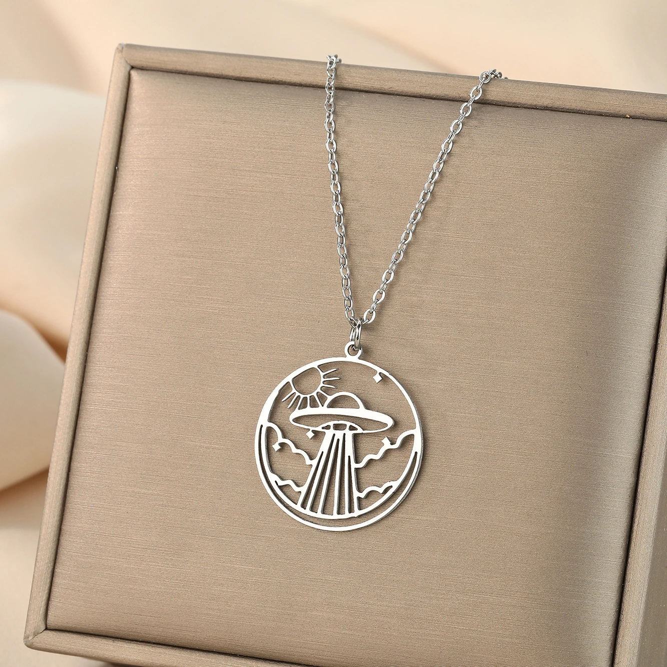 Kinitial Hollow Stainless Steel Ufo Sun Necklace For Women Vintage Jewelry Universe Galaxy Solar Pendant Necklace
