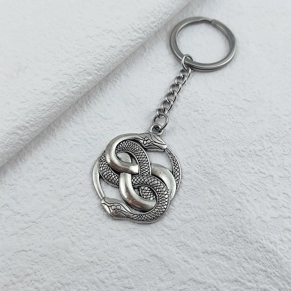 Gothic Men\'s Stainless Steel Keychain Polished Snake Texture Pattern Pendant Key Chain for Neutral Car Keyring Jewelry Gifts