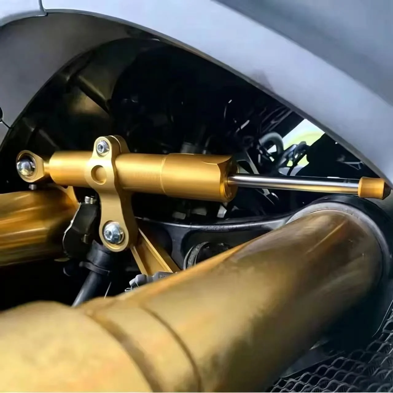 دراجة نارية هوندا XADV 750 X-A - مراجعة Steering Damper Stabilizer Kit Cnc وسعره