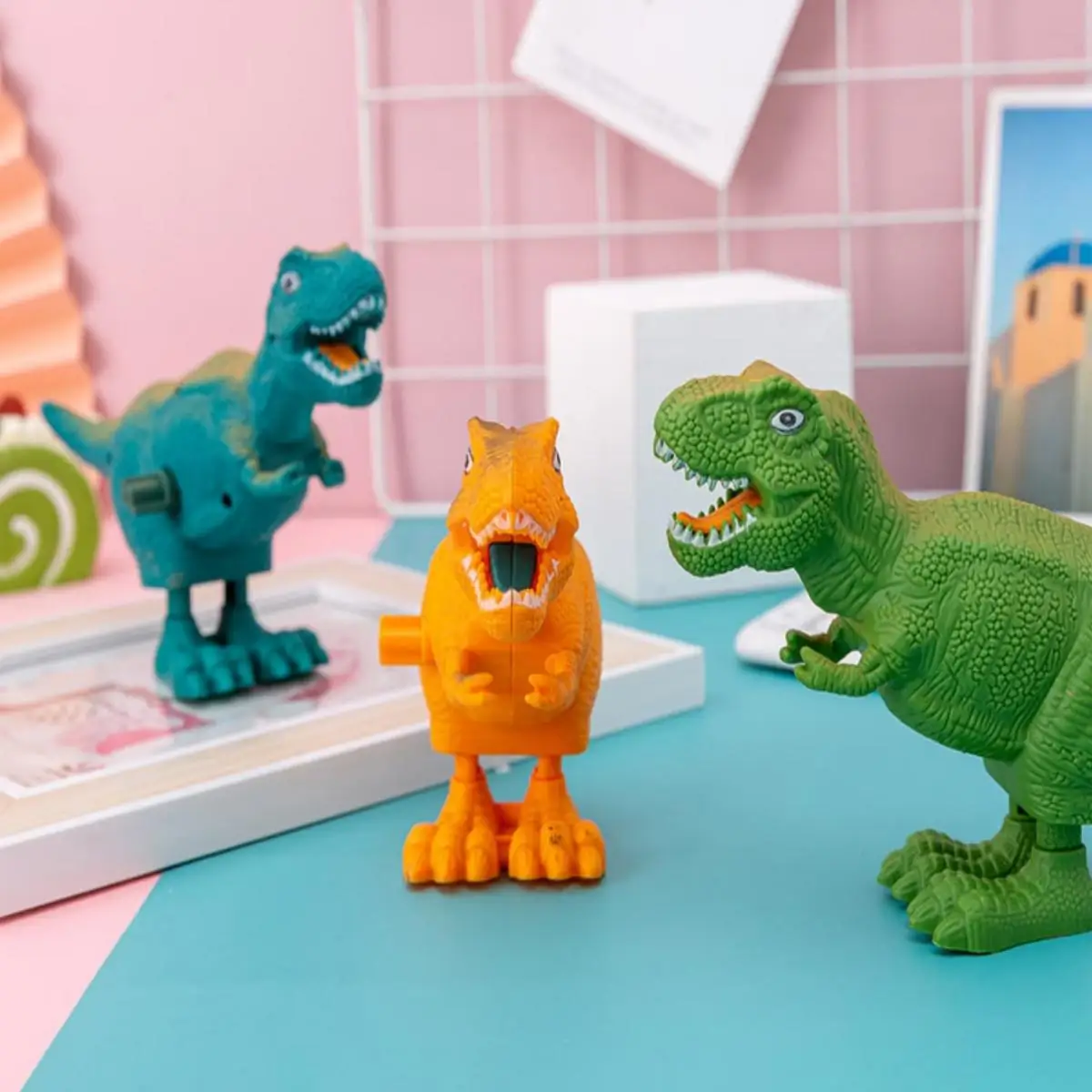 이것은 클래식 시계 장난감 티라노사우루스 렉스 어린이 장난감, 액션 어린이 장난감, 어린이 클래식 시계 장난감 선물입니다.